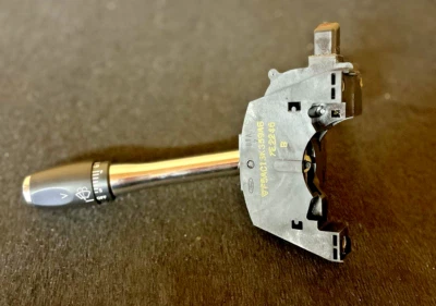 Lincoln Town Car 1997-2002 limpiaparabrisas e interruptor de control de peligros conjunto Foto 1 de 4