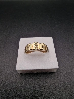 Anillo gitano de diamantes de oro de 9 quilates conjunto de estrellas 3 diamantes - talla P Foto 1 de 4
