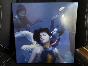 NEW LIMITED EDITION THE MARIAS SUBMARINE BLUE & BLACK COLOUR-IN-COLOUR VINYL - Picture 1 of 5