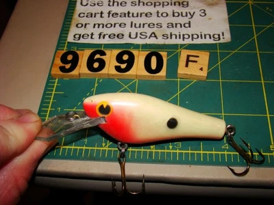 V9690 F POE'S FLAT SIDED WOODEN FISHING LURE - Image 1 of 4