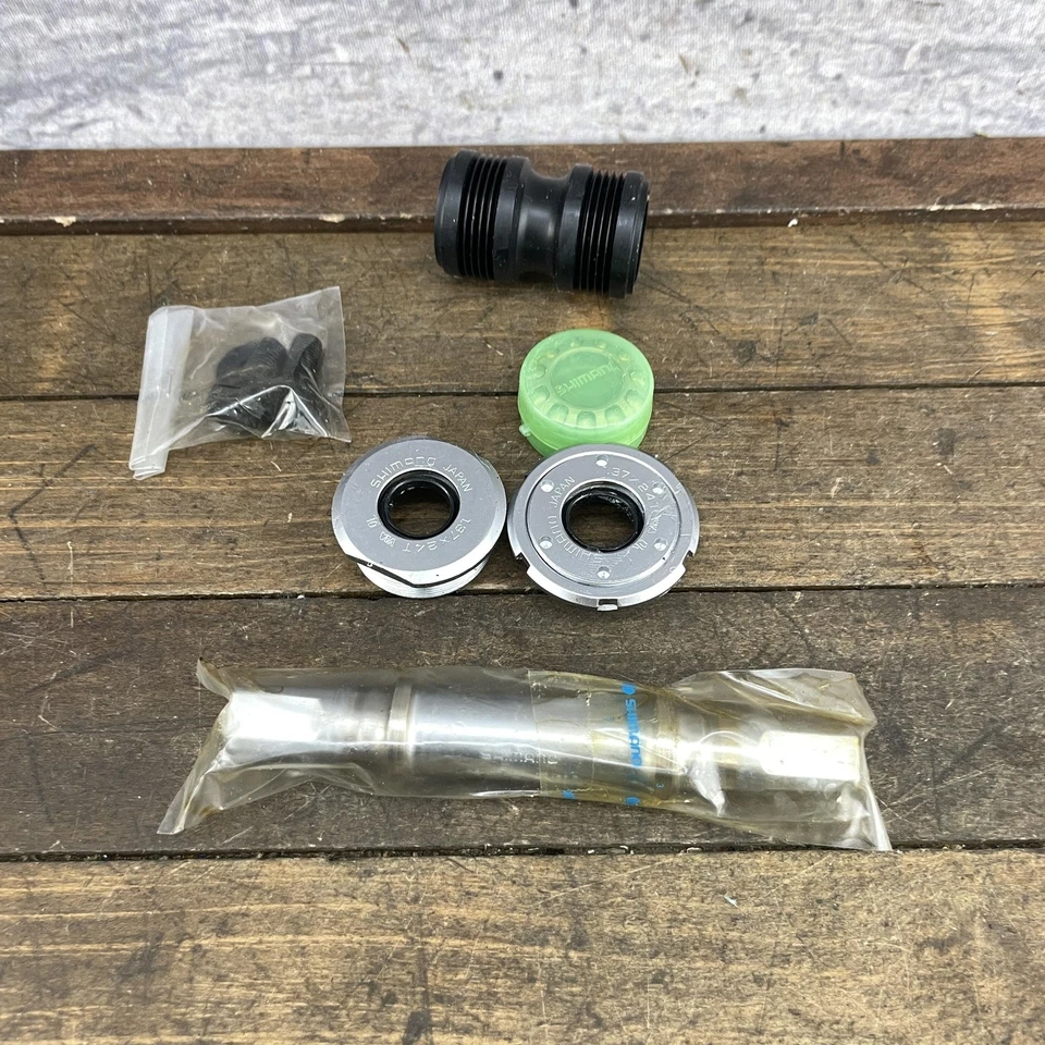 Vintage Shimano Deore XT BB-M730 Bottom Bracket 73mm 126.5mm NOS Japan Square - Image 1 of 4