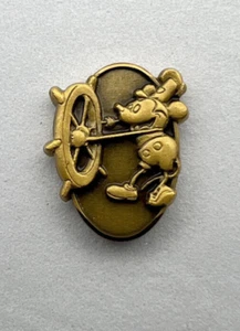 Disney Cast Member Service Award 1 año Steamboat Willy Mickey Pin (1a versión) - Imagen 1 de 2