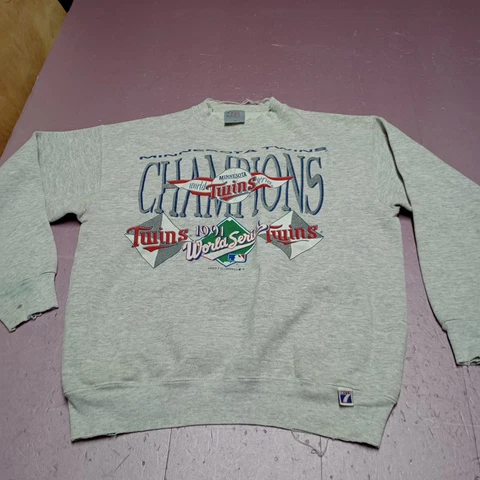 VINTAGE MINNESTOA TWINS 1991 WORLD SERIES CHAMPIONS SWEATER ADULT LARGE GRAY Cover