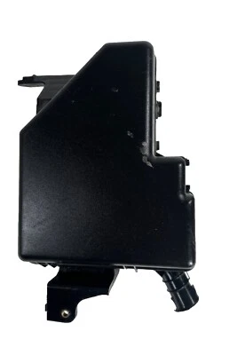 Caja de fusibles de motor Toyota Sienna 2004-06 OEM Foto 1 de 3