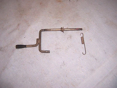 1985 HONDA ATC125m ATC 125m SEAT LATCH LEVER ASSEMBLY AND SPRING / FREE SHPPING Foto 1 de 2