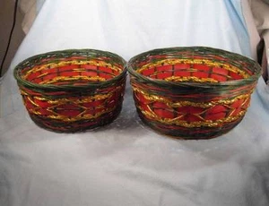 2 Wicker Baskets Red Green & Gold 2 Sizes Christmas Colors Nesting (O) - Picture 1 of 6