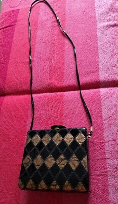 kleine DAMEN  Abendtasche, schwarz Lack mit Bronze Muster - Bild 1 von 4