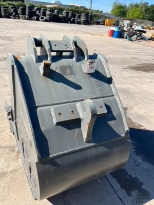 Nuevo cucharón excavadora Volvo 31 pulgadas a 36 pulgadas 4 dientes S-1 Foto 1 de 4