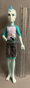 2011 Monster High Doll Gillington Gill Webber with Outfit Missing Hand - Picture 1 of 9