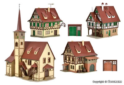 VOLLMER 47734 Escala N Serie Con Enmarcar: Set Pueblo (Tres Case Y Iglesia) - Imagen 1 de 2