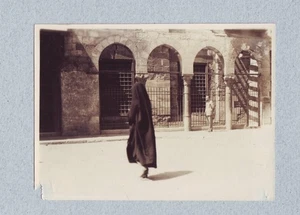 1930s Ethnic bedouine Arab Woman Yashmak burqa Street Scene Cairo EGYPT Original - Picture 1 of 2