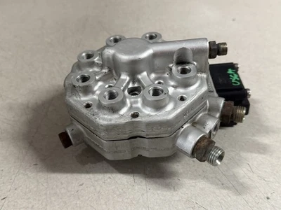 1986-1991 Mercedes-Benz 420SEL 560SEL SEC Bosch Fuel Distributor 0438101018 - Image 1 of 4