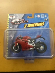 MAISTO 1:18 DUCATI 1199 PANIGALE MOTORCYCLE BIKE DIECAST MODEL TOY NEW IN BOX - Picture 1 of 5
