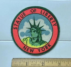 Vintage The Statue of Liberty New York City Souvenir Round Printed Patch Badge - Picture 1 of 4