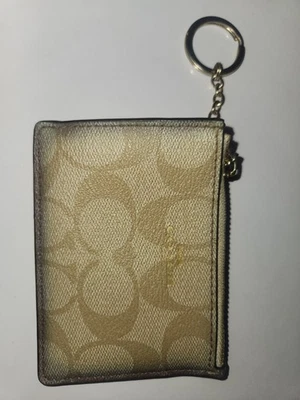 Cartera Coach Change con cremallera y llavero Foto 1 de 4