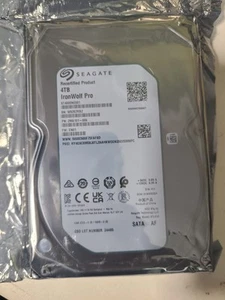 NEW ST4000NE001 Seagate IronWolf Pro 4TB 7200RPM 128MB 3.5" SATA/600 Hard Drive - Afbeelding 1 van 5