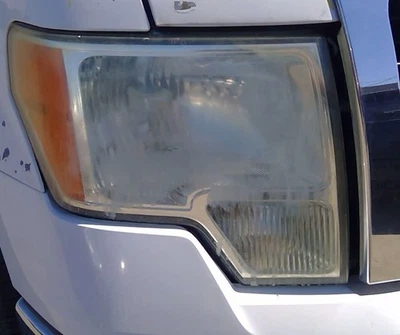 09 10 2011 12 13 14 Ford F150 pasajero derecho faro lámpara halógena | King Ranch Foto 1 de 4