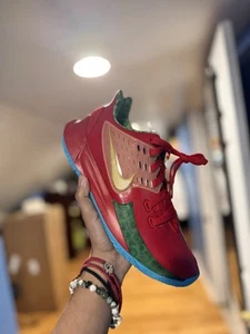 Talla 9 - Pantalones cuadrados Nike Bob Esponja x Kyrie 2 Low Mr. Krabs - Imagen 1 de 5