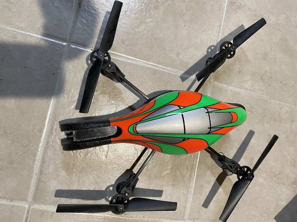 Parrot AR Drone The Flying Video Game NEEDS BATTERY - Image 1 of 4