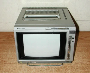 VINTAGE 1981 PANASONIC COLOR PILOT PORTABLE 7" COLOR TV MODEL CT-7711 - UNTESTED - Picture 1 of 12
