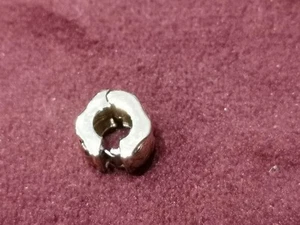 Genuine 14ct .585 Solid Yellow Gold Pandora Beating Heart Clip Charm - Picture 1 of 8