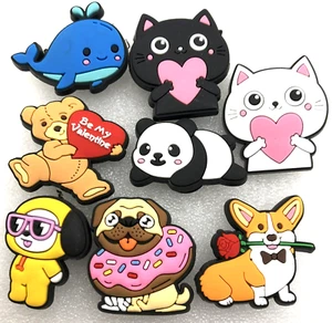 (Qty 8) JIBBITZ - BIG HAPPY DOGS, GATOS, OSOS - Dijes de zapatos de pvc para cocodrilos (10) - Imagen 1 de 2