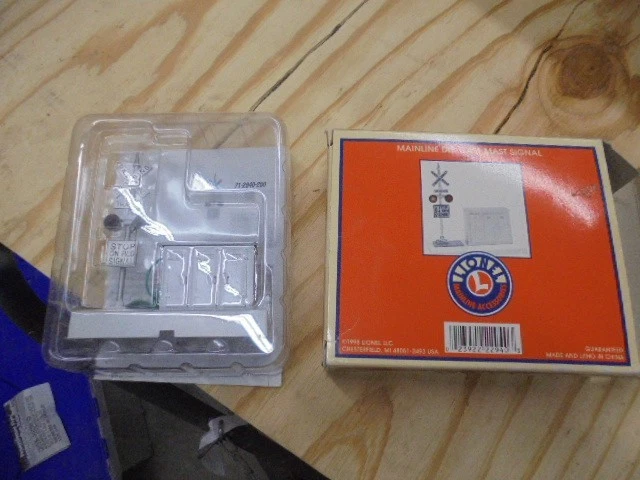 LIONEL - MAINLINE DIE-CAST MAST SIGNAL (6-22940) NIB - Image 1 of 1