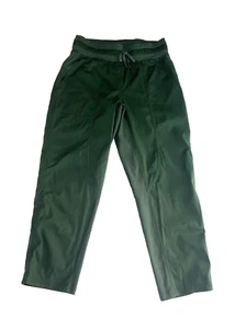 Lululemon Dance Studio Cropped Capri Pants Women Size 6 in Dark Green - Picture 1 of 21
