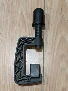 Logitech G25 / G27 / G29 / G920 / Abrazadera Driving Force GT CON ADAPTADOR DE ALTURA FABRICANTE DE EQUIPOS ORIGINALES - Imagen 1 de 4