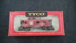 Vintage Tyco HO Scale 8 Wheel Santa Fe Red Caboose 327J:350 Original Box - Picture 1 of 4