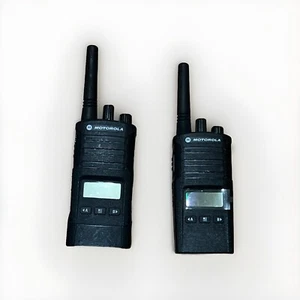 Lot Of(2) Motorola 8CH 2-Way Radio RMU2080BDLAA UHF W/Battery / No Charger / - Picture 1 of 6