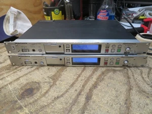 LOT OF 2 MARANTZ PMD570 PROFESSIONAL SOLID STATE RACK MOUNT RECORDER POWERS ON - Picture 1 of 7