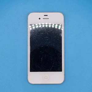 Apple iPhone 4 - 8GB - White - Untested - For Parts/Repair - FREE POSTAGE - Picture 1 of 6
