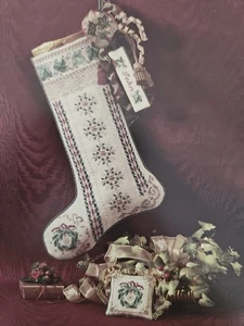 Just Nan YULETIDE IVY Counted Cross Stitch Pattern JN037 & Embellishments RARE - Picture 1 of 5