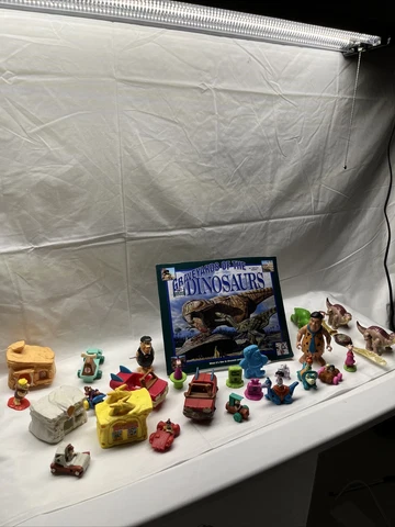 The Flintstones Movie Toys, Land Before Time, Jurassic Park And Dino Book Lot Cover