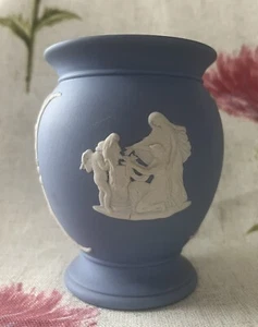 Wedgwood Jasperware Footed Urn Vase 4” - Picture 1 of 4