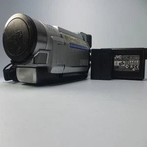 JVC GR-DVL160EK Handheld MiniDV Camcorder Silver Tested Full Working Set - Picture 1 of 9