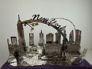 New York Skyline ~ Messing geätzt ~ Weihnachtsschmuck mit zwei Händen ~ Zertifikat - Bild 1 von 16
