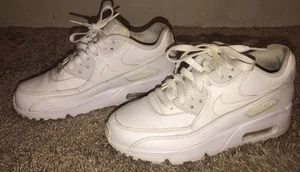Unisex Kids Nike Air Max 90 Leather (GS) in a "Triple White” Sz 4Y - Photo 1/8