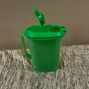 New Tupperware Beautiful Jug Picnic Pitcher 2L in Bright Green Color - Picture 1 of 8