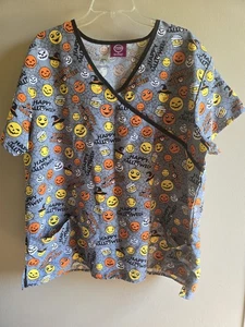 Women's Divine Curves Multicolor Happy Halloween Pockets Size 1XL Scrub Top - Picture 1 of 11