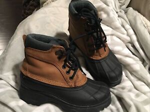 Woman Canyon River Blues Waterproof Duck Boots  Black/Brown 6