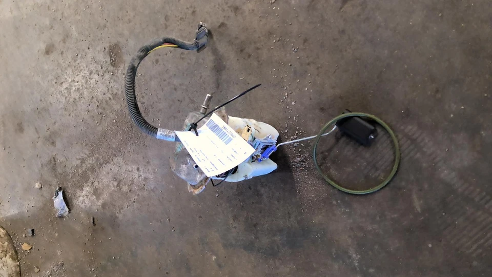 Used Fuel Pump fits: 2008 Ford Focus Pump Assembly Grade A Foto 1 de 4