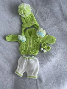 Hand Knitted Baby Outfit - Picture 1 of 1
