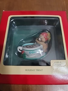 Vintage 1991 Carlton Cards Heirloom Collection Holiday Treat Christmas Ornament - Picture 1 of 8