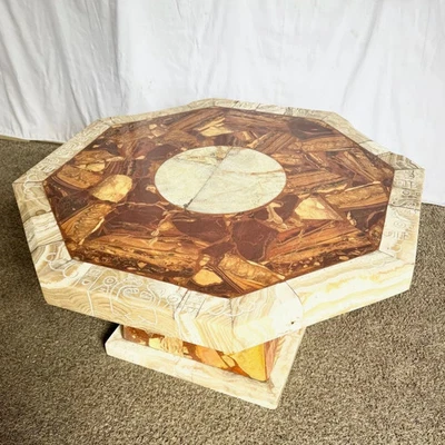 Mesa de centro octogonal mexicana “azteca” tallada a mano de ónix verde y marrón Foto 1 de 4