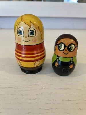 Juego de 2 muñecas matrioska de madera de Disney Higglytown Heroes Foto 1 de 4