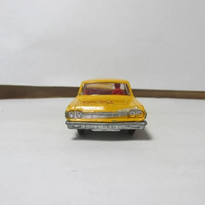 OLD DIECAST LESNEY MATCHBOX NO. 20 CHEVROLET IMPALA TAXI RED INTERIOR ENGLAND - Image 1 of 4