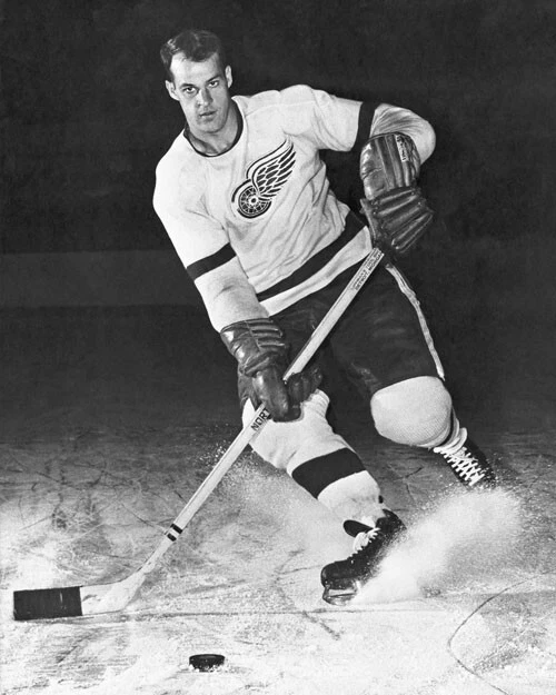 Detroit Red Wings GORDIE HOWE Glossy 8x10 Photo Hockey Portrait Print HOF 72 - Image 1 of 1