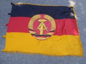 49125 - DDR NVA Ehrenfahne - Bild 1 von 4